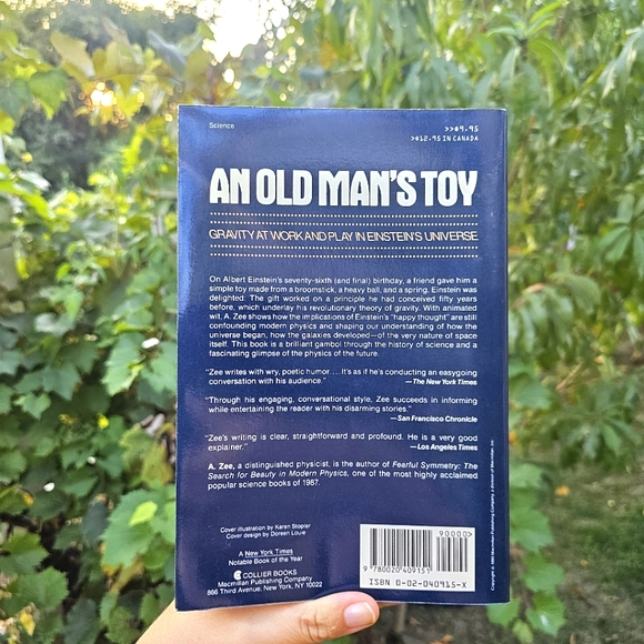 An Old Man's Toy: Gravity at Work and Play in Einstein's Universe, A. Zee 1989 - Picture 2 of 8